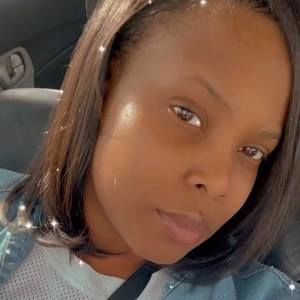 Meet your Posher, Nia